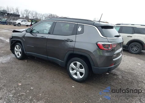 2018 Jeep Compass Latitude 4X4 from USA, damaged, VIN 3C4NJDBB9JT366682